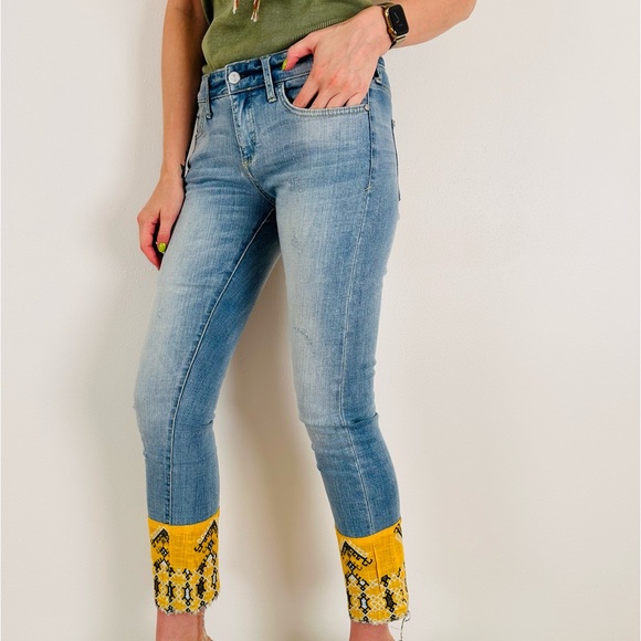 Anthropology Pilcro Hyphen Mid-Rise Boyfriend Bandana Raw Hem Boho Aztec Jeans - Picture 8 of 16